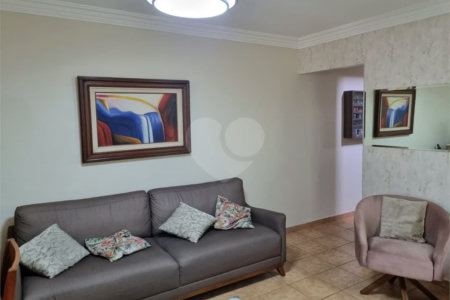 Sobrado à venda com 3 suítes em Vila Vitório Mazzei, São Paulo, SP