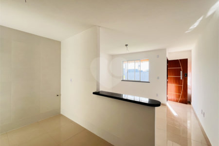 Casa à venda com 2 quartos, sendo 1 suíte, no condomínio Parque Guará, Rio de Janeiro - RJ