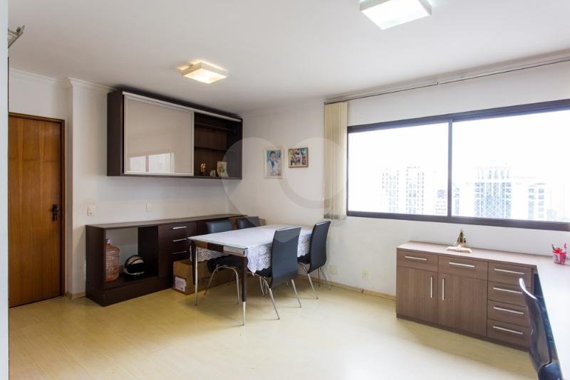 Apartamento à venda com 2 quartos, sendo 1 suíte, em Moema, São Paulo, SP