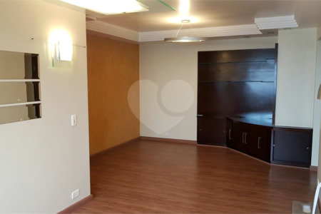 Apartamento à venda com 3 quartos, sendo 1 suíte, em Alto da Lapa, São Paulo, SP