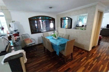 Sobrado à venda com 4 quartos, sendo 1 suíte, em Vila Prel, São Paulo, SP