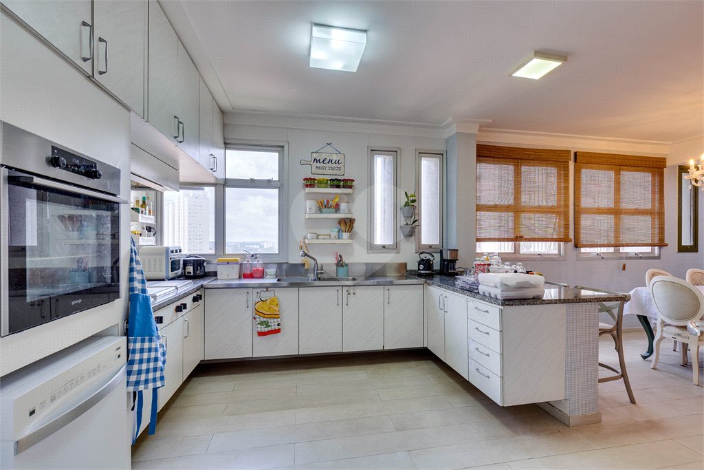 Apartamento à venda com 4 suítes em Jardim Marajoara, São Paulo, SP