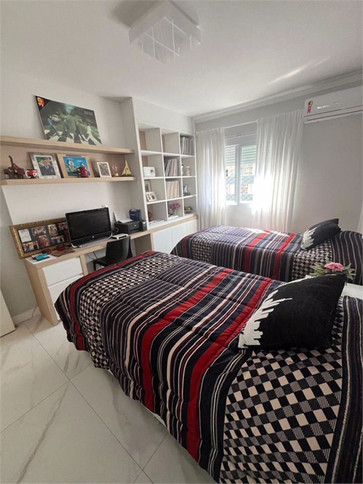 Apartamento Residencial à venda, Gonzaga, Santos - AP0199.