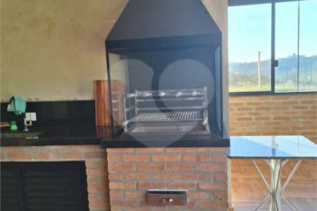 Chácara à venda com 4 quartos, sendo 2 suítes, em Recanto das Acácias, São Roque, SP