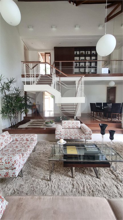 Casa à venda ou para alugar com 5 suítes em Serra da Cantareira, Mairiporã, SP