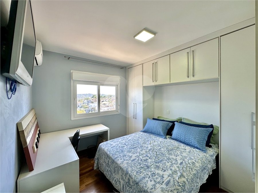 Casa à venda com 3 suítes no condomínio Golf Village, Carapicuíba - SP