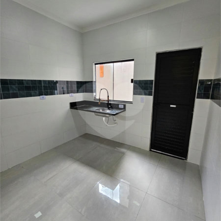 Sobrado à venda com 2 quartos em Maracanã, Praia Grande, SP
