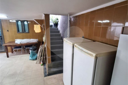 Sobrado à venda com 4 quartos, sendo 1 suíte, em Jardim Leonor Mendes de Barros, São Paulo, SP