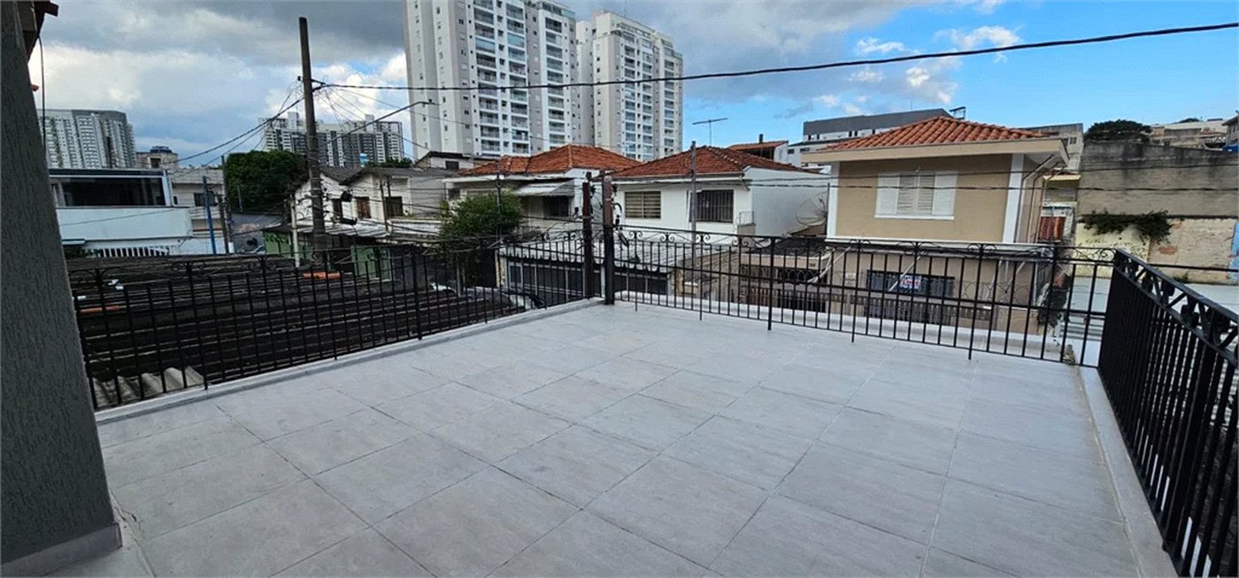 Sobrado à venda com 3 quartos, sendo 2 suítes, em Ferreira, São Paulo, SP