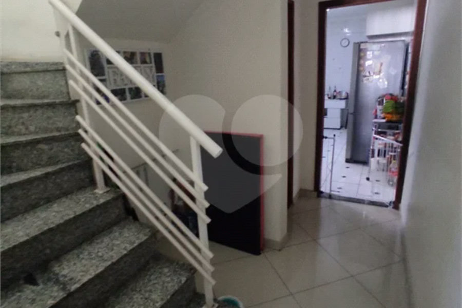 Sobrado à venda com 3 quartos, sendo 1 suíte, em Parada Inglesa, São Paulo, SP