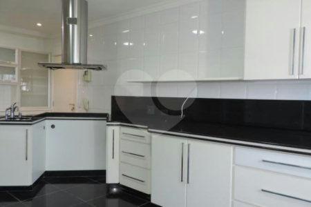 Apartamento à venda com 3 suítes em Jardim Marajoara, São Paulo, SP