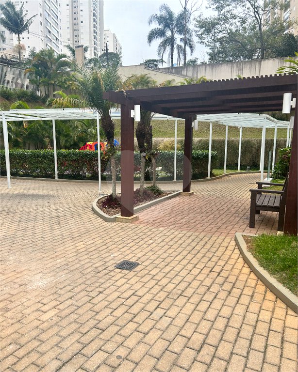 Apartamento à venda com 3 quartos, sendo 1 suíte, em Vila Andrade, São Paulo, SP