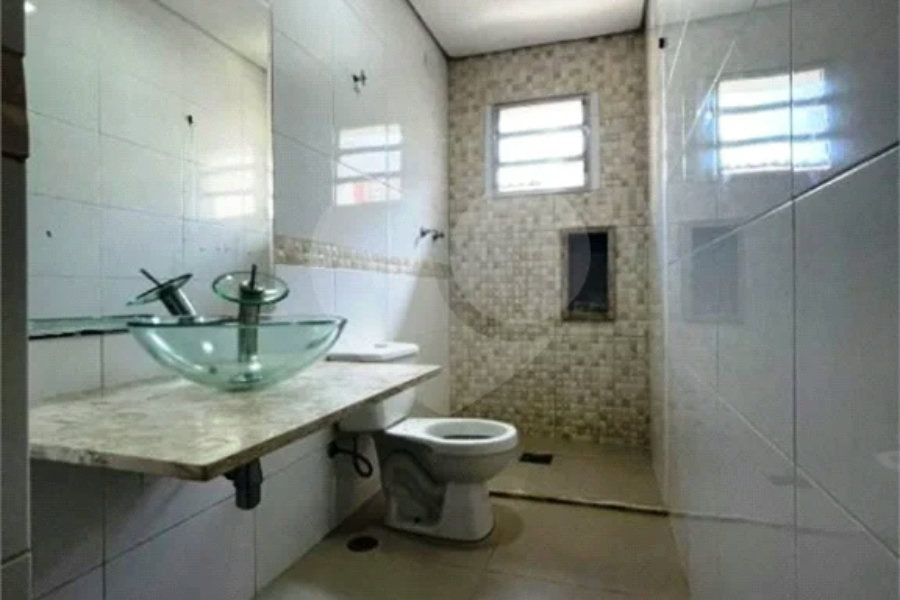 Sobrado à venda com 3 quartos, sendo 1 suíte, em Jardim Rosa de Franca, Guarulhos, SP