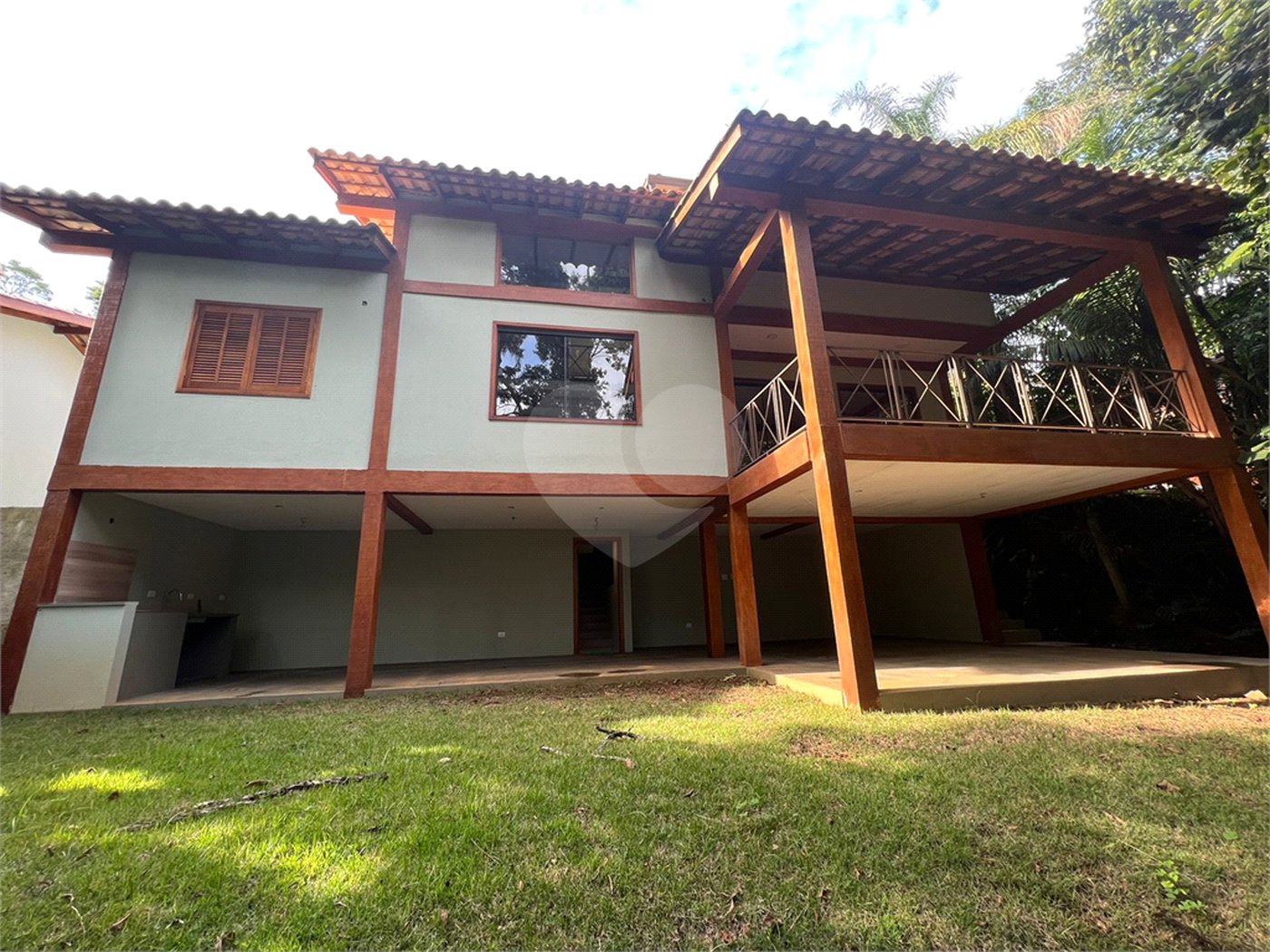Sobrado à venda com 3 quartos, sendo 1 suíte,  em Serra da Cantareira, Mairiporã, SP