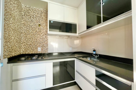 Casa à venda com 3 quartos, sendo 1 suíte, no condomínio Residencial Villa Flora, Votorantim - SP