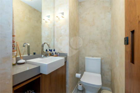 Apartamento à venda com 3 suítes em Campo Belo, São Paulo, SP