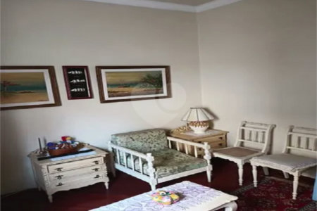 Casa à venda com 4 quartos, sendo 3 suítes, em Cambuci, São Paulo, SP