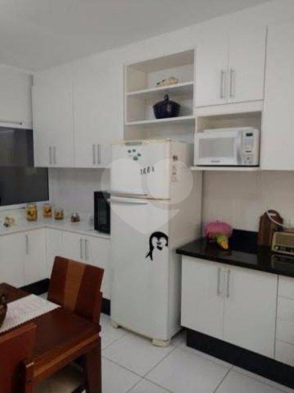 Sobrado à venda com 3 suítes em Vila Constança, São Paulo, SP