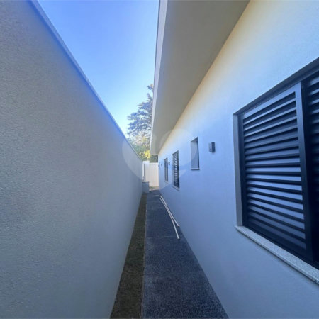 Casa em condomínio a venda.