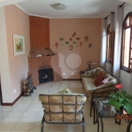 Casa Térrea à venda com 3 suítes em Ferreira, São Paulo, SP