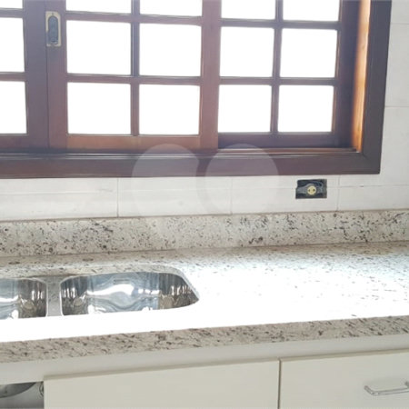 Sobrado à venda com 4 quartos, sendo 1 suíte,  em Olímpico, São Caetano do Sul, SP
