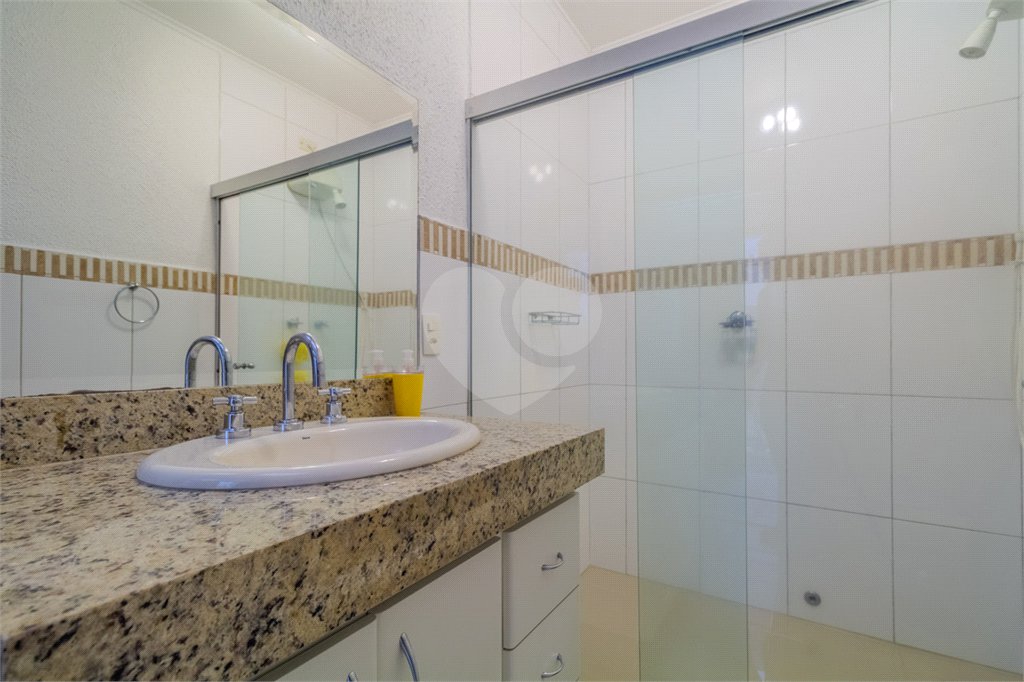 Sobrado à venda com 3 quartos, sendo 1 suíte, em Jardim Vera Cruz, São Paulo, SP