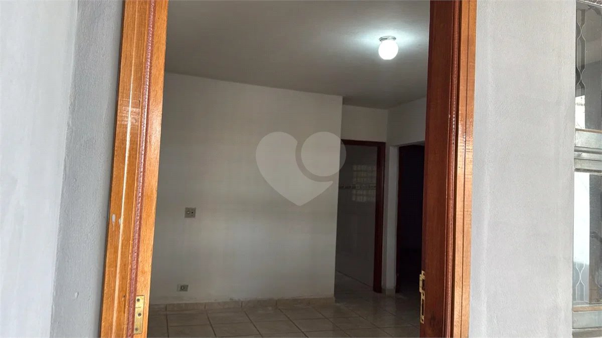 Casa a venda, composta por 2 casas separadas no Jaraguá em Piracicaba - SP.