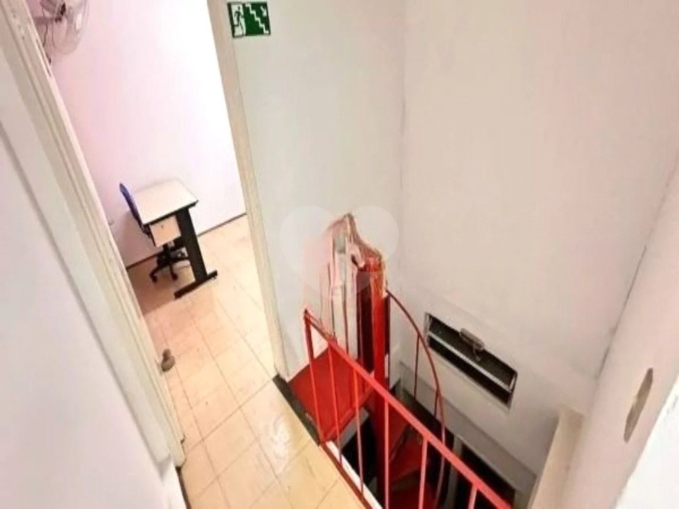 Prédio comercial com 322m², 8 salas, 3 banheiros, à venda no bairro Santo Antônio, São Caetano do Sul