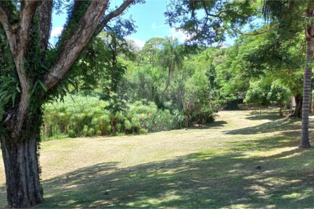 Terreno à Venda no Condomínio Santa Isabel 1