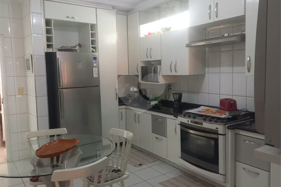 Sobrado com 2 Suítes na Região da Vila Santa Catarina!!!