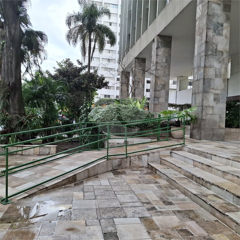 Apartamento em Pinheiros, Andar alto 02 dormitórios e 01 vaga