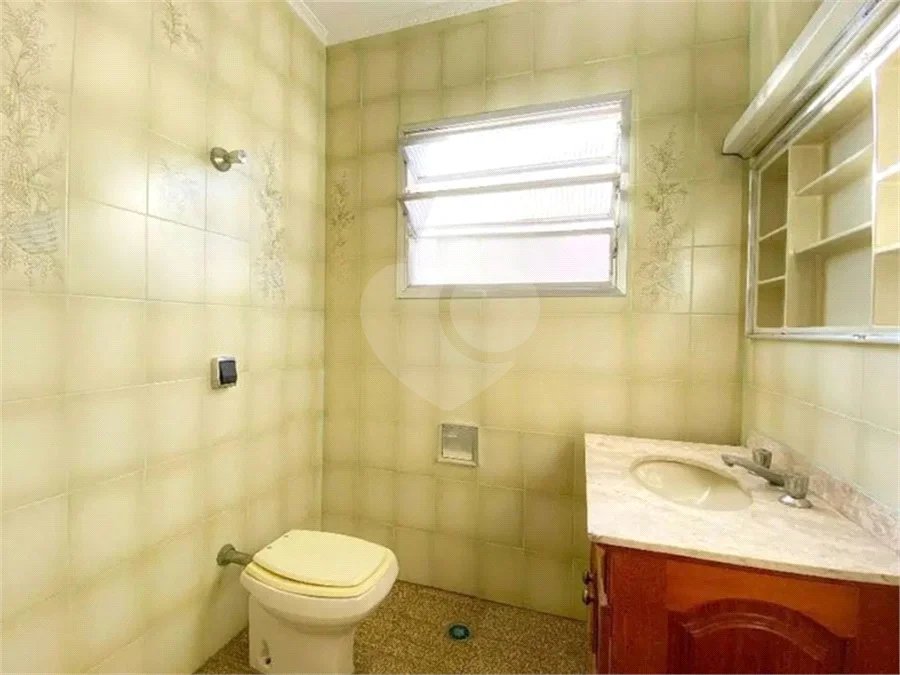 Oportunidade à venda na Vila Ipojuca: Sobrado Espaçoso com 200m²de área construída e 250m2 de terreno - 4 Dormitórios e 5 Vagas de garagem.