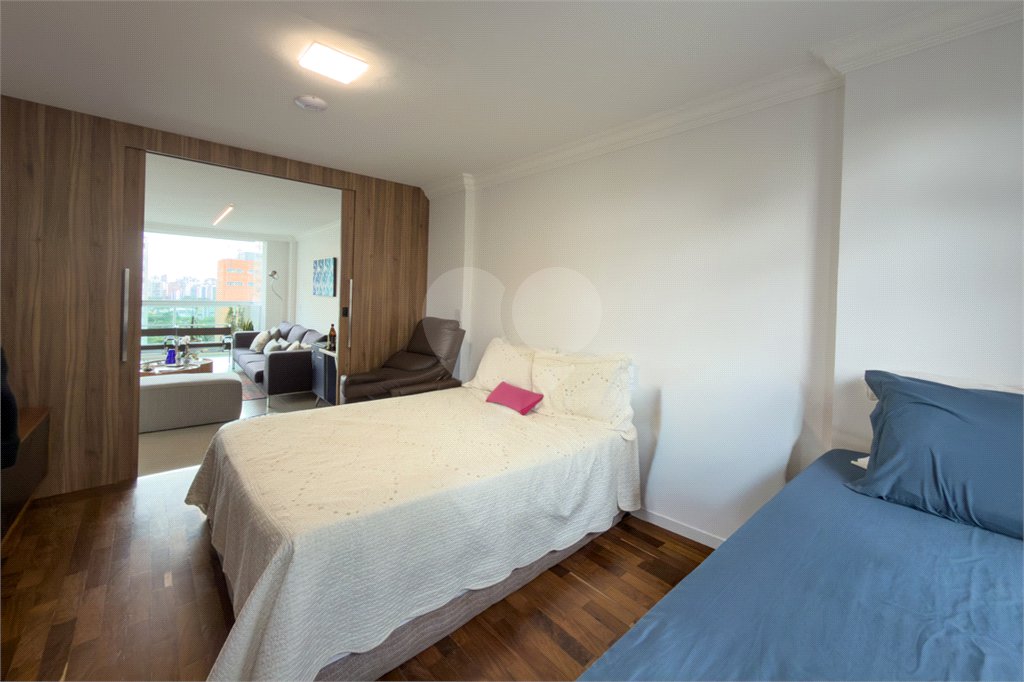Apartamento com 205 metros no Campo Belo