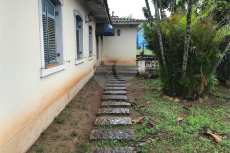 CASA À VENDA COLOCADA COM A SANTA CASA