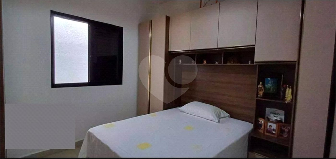 Casa à venda com 3 quartos, sendo 2 suítes, no condomínio Residencial Marchant Buarque, Atibaia - SP