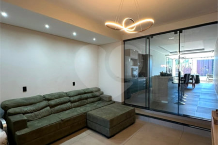 Casa à venda com 4 quartos, sendo 2 suítes, em Residencial Ponta Porã II, Ponta Porã, MS