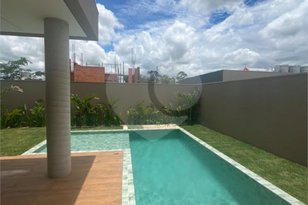 Casa à venda com 3 suítes no condomínio Villas do Golf, Itu - SP