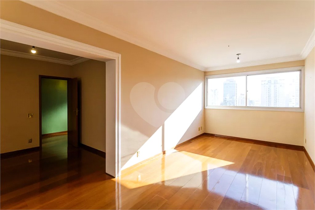 Apartamento à venda com 2 quartos, sendo 1 suíte, em Vila Olímpia, São Paulo, SP