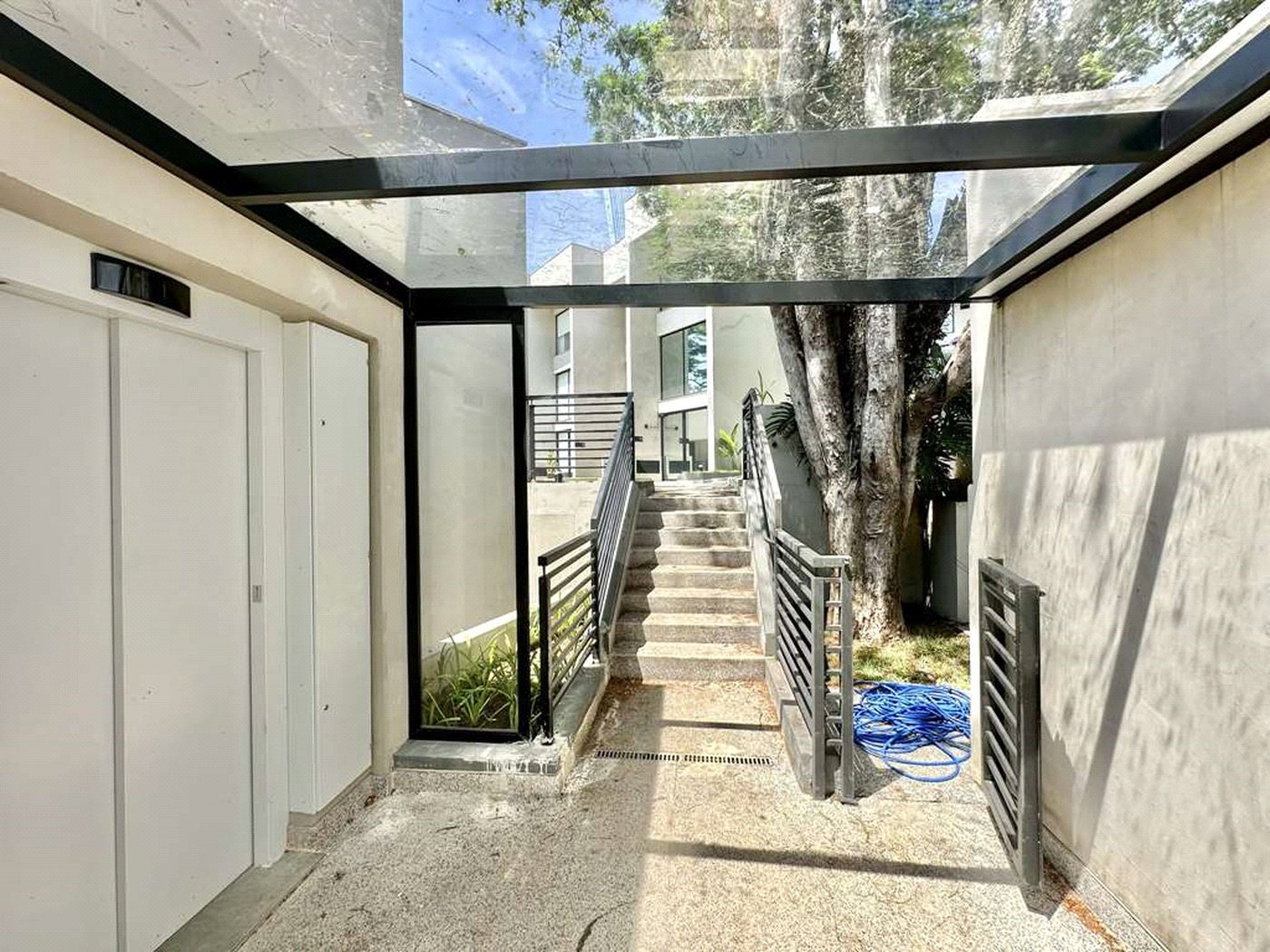 Casa à venda com 2 suítes no condomínio Gran Loft, Cotia - SP