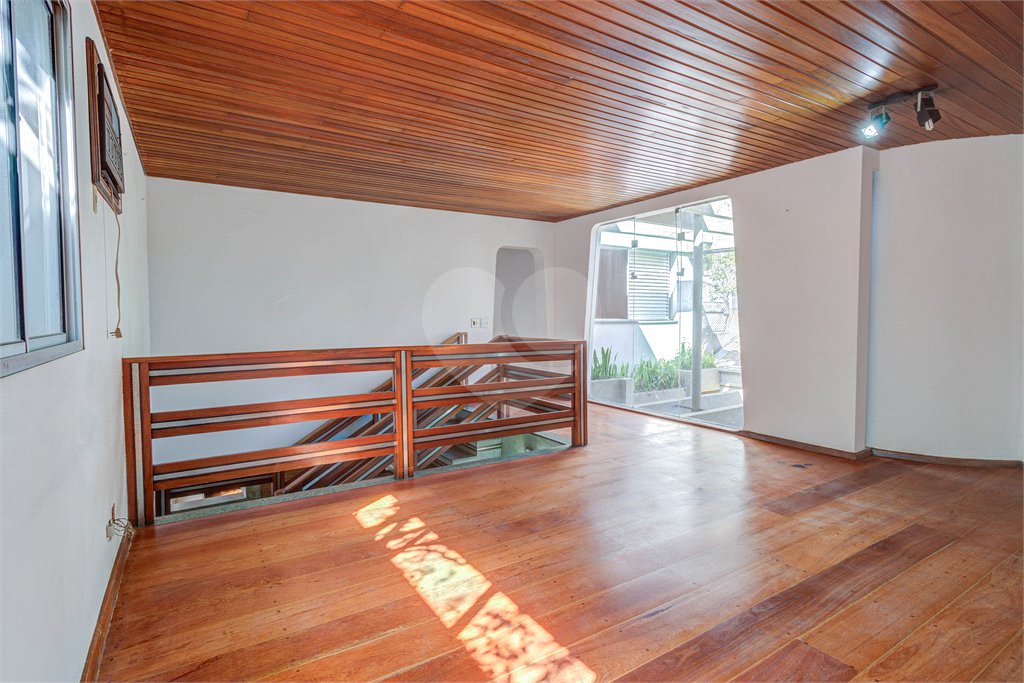 Casa à venda com 5 quartos, sendo 3 suítes, em Alto da Boa Vista, São Paulo, SP