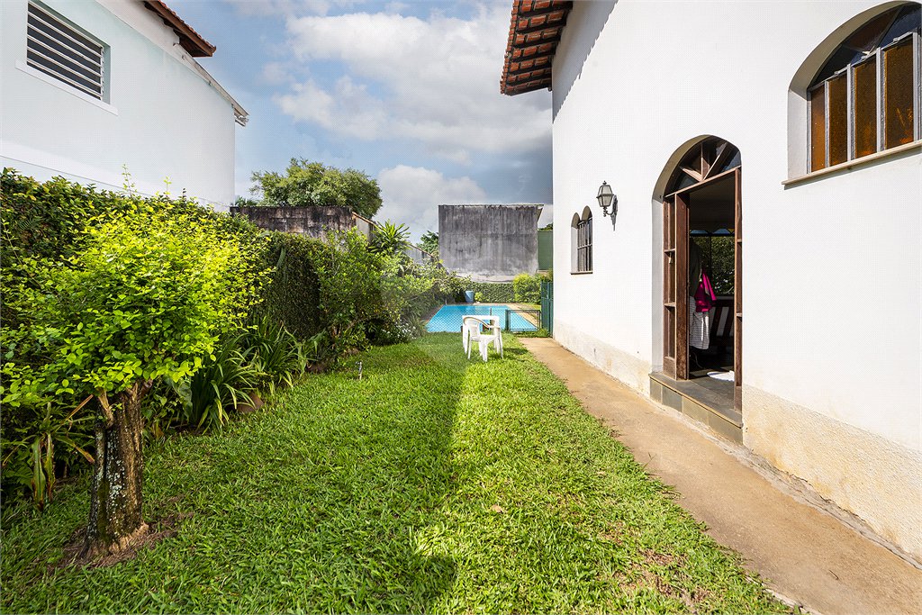 Sobrado à venda com 4 quartos, sendo 3 suítes, em Alto da Boa Vista, São Paulo, SP