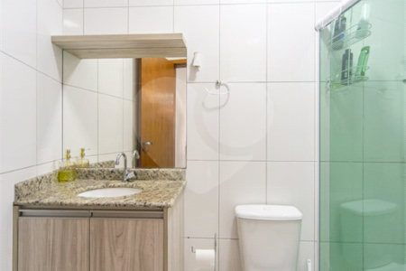 Sobrado à venda ou para alugar com 3 quartos, sendo 2 suítes, em Vila Linda, Santo André, SP