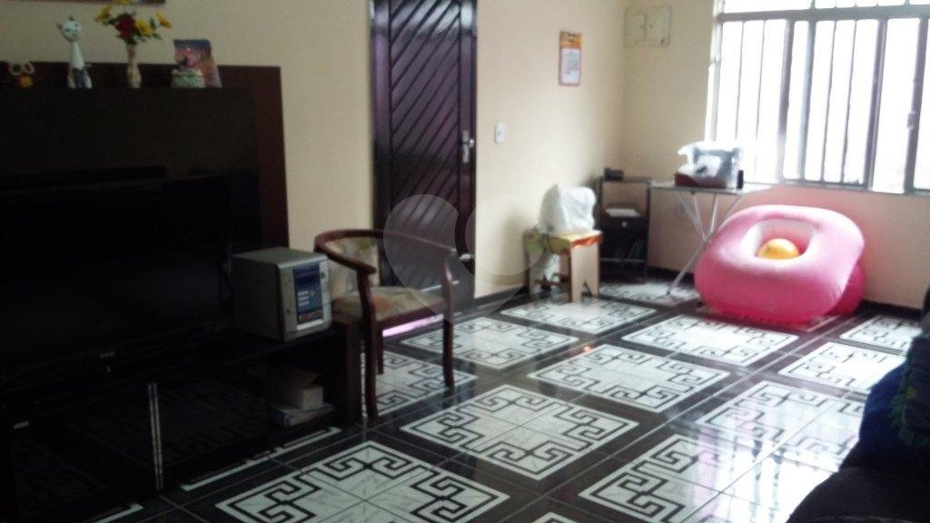 Sobrado à venda com 3 quartos em Parque Peruche, São Paulo, SP