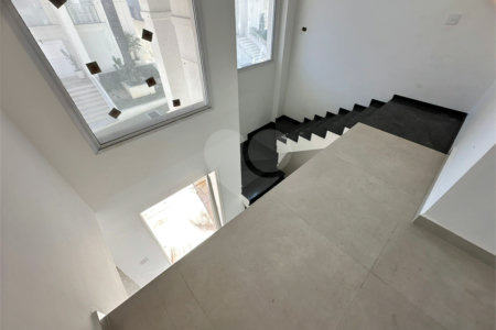 Casa à venda com 4 suítes no condomínio Villaggio Houda, São Paulo - SP