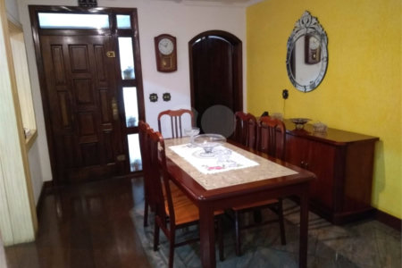 Casa à venda com 6 quartos, sendo 2 suítes,  em Jardim Leocádia, Sorocaba, SP