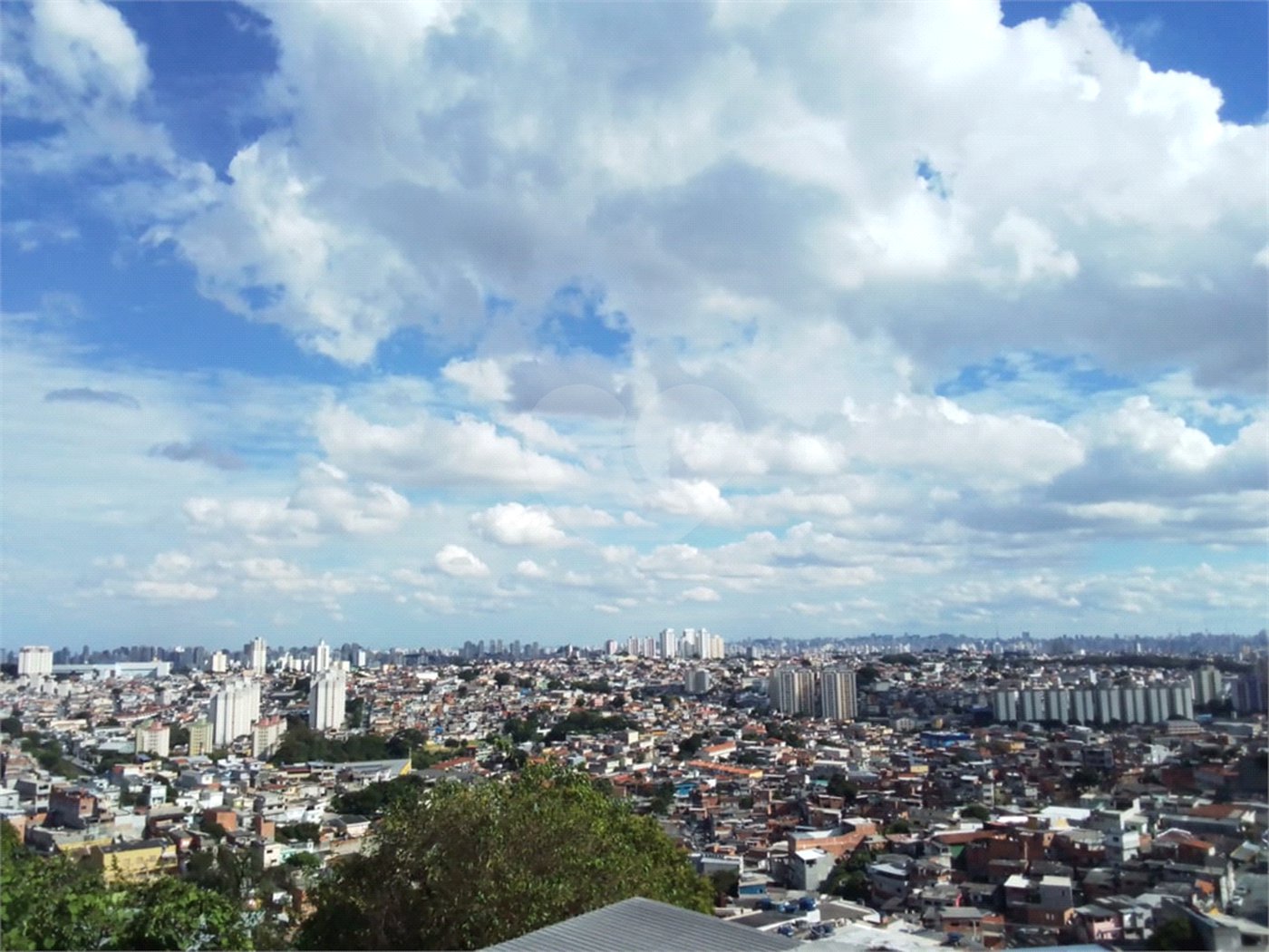 Sobrado à venda com 6 quartos em Horto, São Paulo, SP