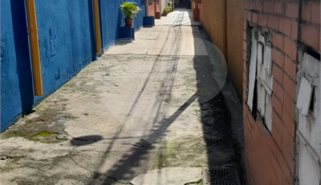 Casa de Vila à venda com 3 quartos, sendo 1 suíte,  em Pari, São Paulo, SP