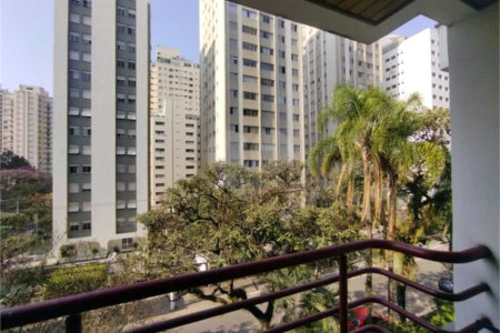 Flat à venda com 1 quarto em Moema, São Paulo, SP