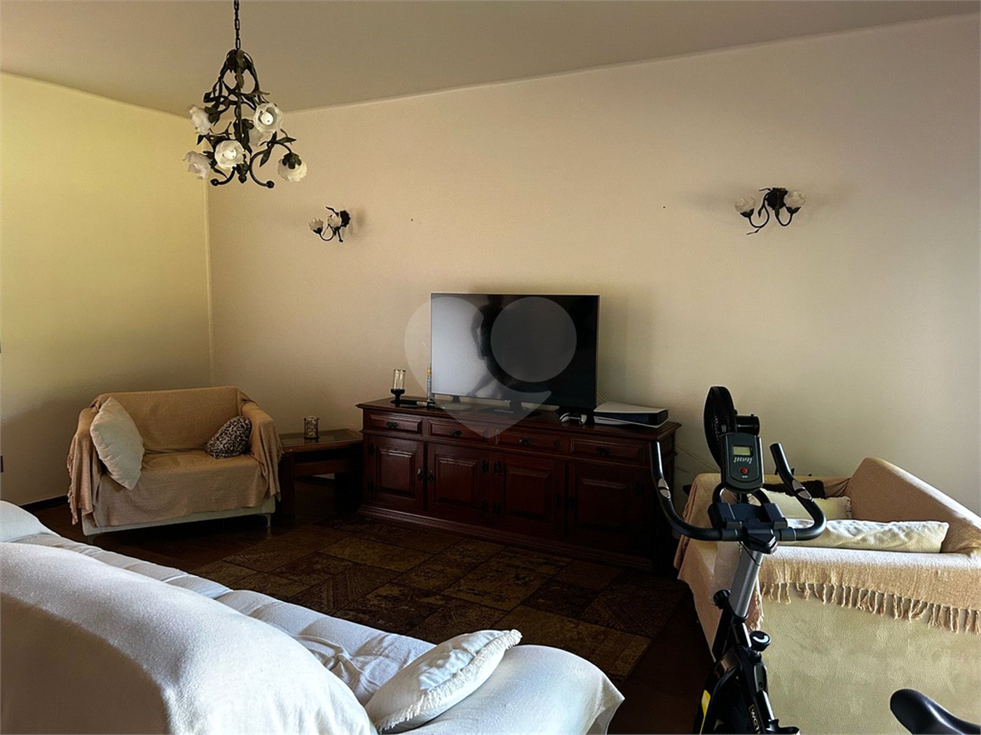 Casa à venda com 4 quartos, sendo 2 suítes, em Vila Aparecida, Itapetininga, SP
