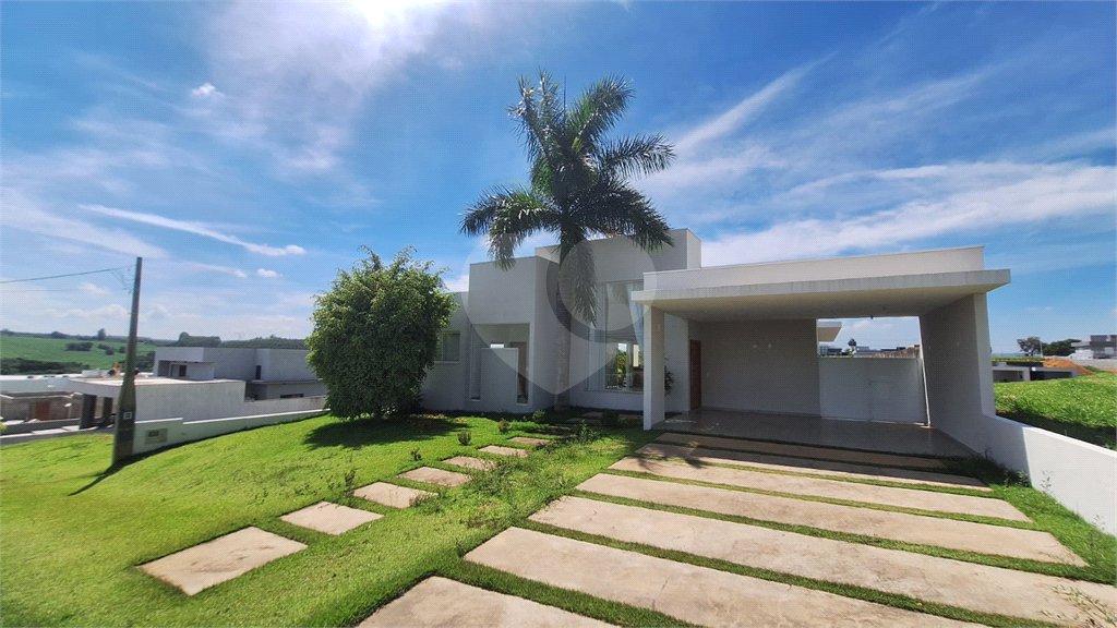 Casa à venda com 4 quartos, sendo 3 suítes,  no condomínio Fazenda Alta Vista, Salto de Pirapora - SP